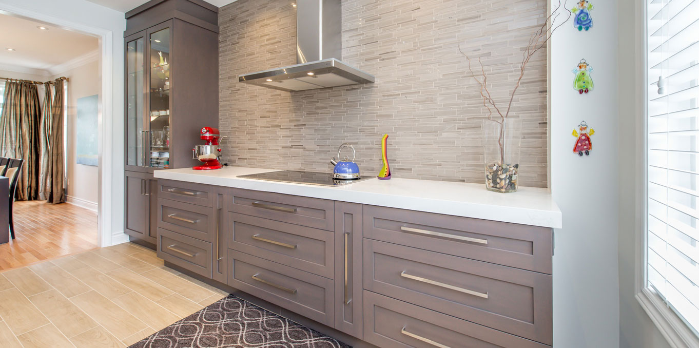 Premium cabinets and vanities from Scarborough companies(br )can transform old-fashioned rooms. img st13021 02